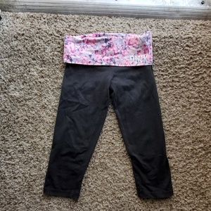 Victoria Secret Pink Capri Leggings